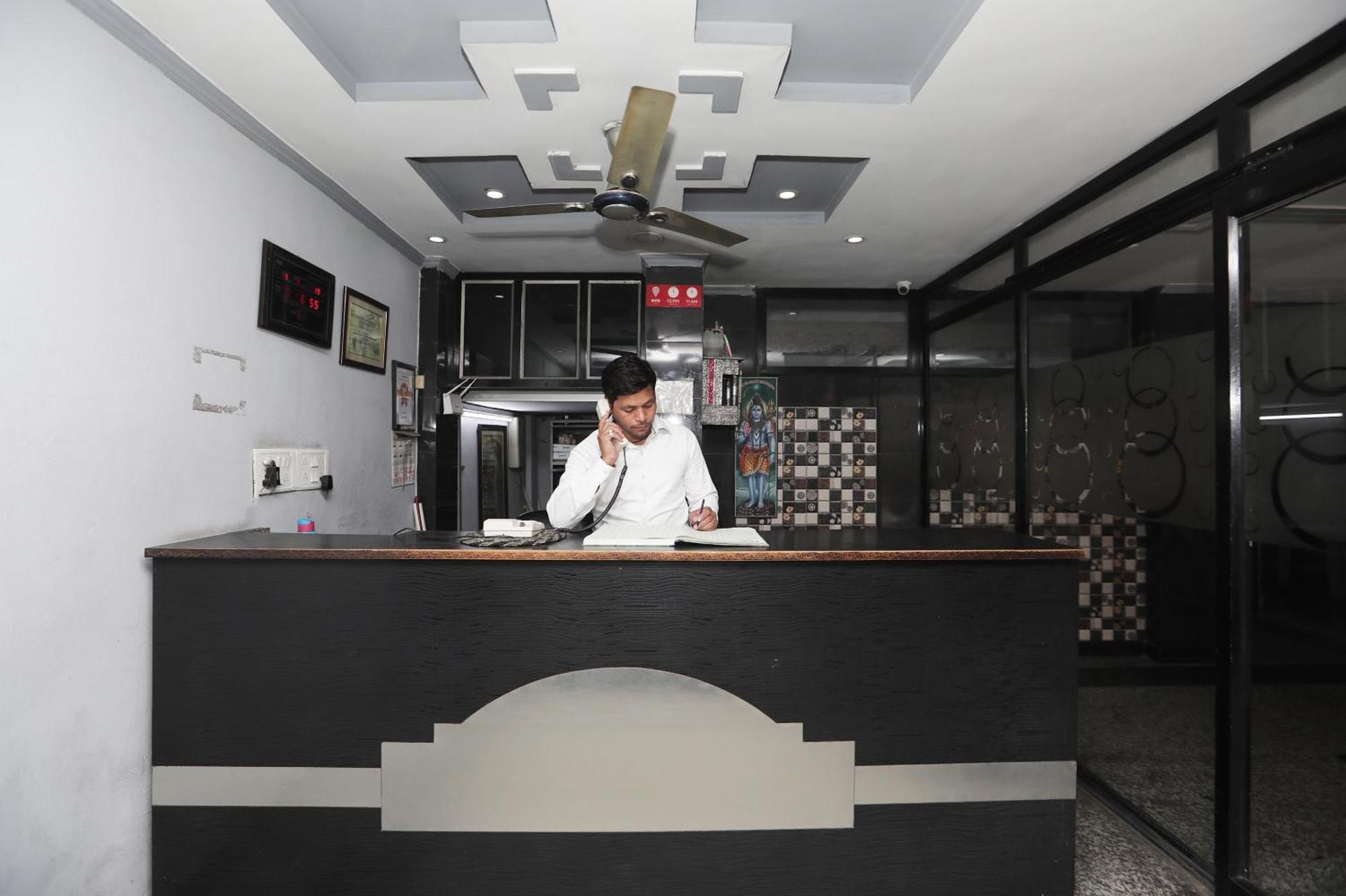 Super Hotel O Athithi Ghaziabad Buitenkant foto