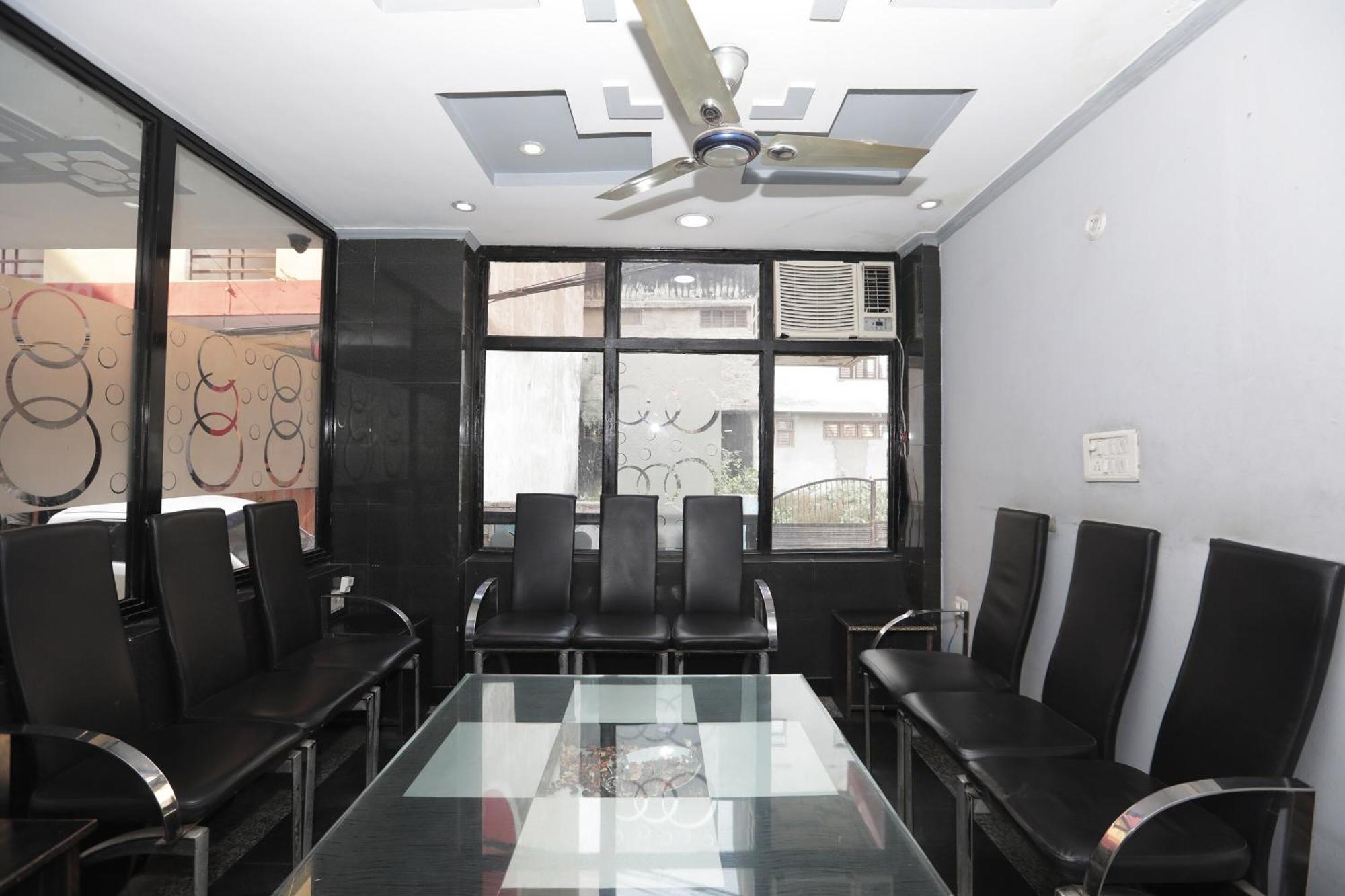 Super Hotel O Athithi Ghaziabad Buitenkant foto