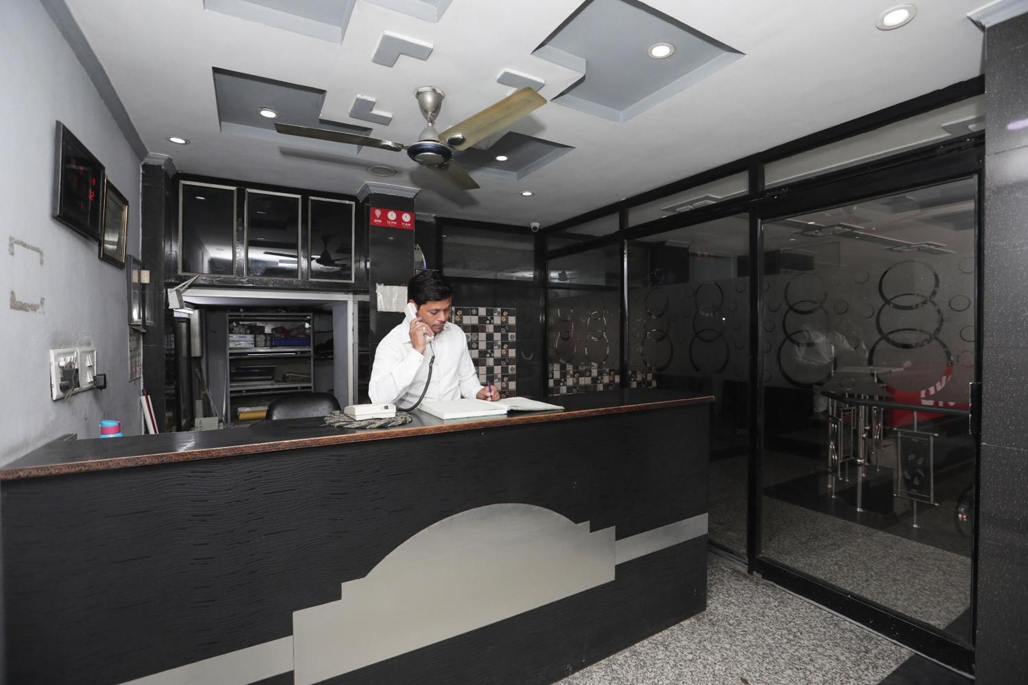 Super Hotel O Athithi Ghaziabad Buitenkant foto